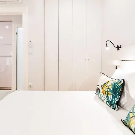 River Flat W/ Patio By Lovelystay Porto